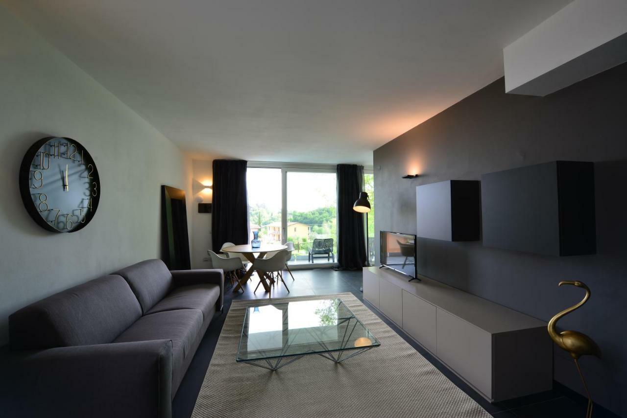 Extra Urbano - Di Garda - Adults Only Apartment